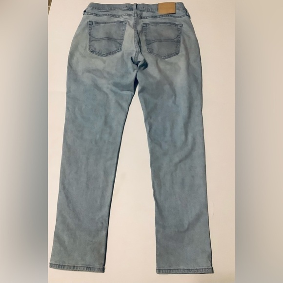 31 x 30 LIGHT WASH ATHLETIC SKINNY JEANS - Picture 7 of 11